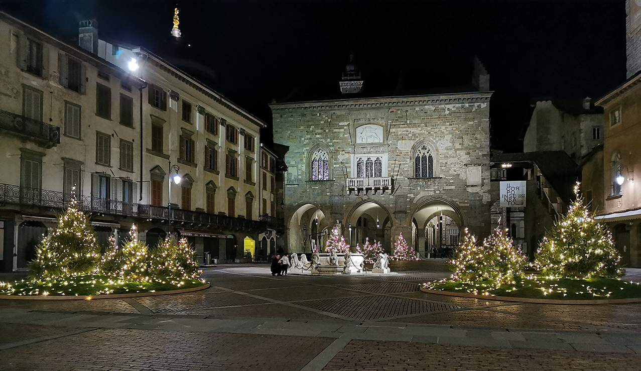 Citta Alta Bergamo: Piazza Vecchia illuminazione di Natale